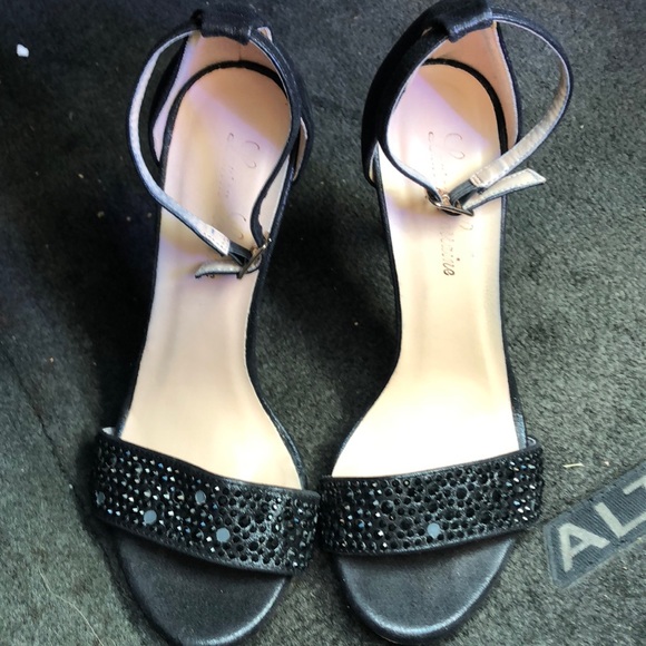 Heels - Picture 2 of 2